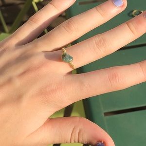 Green stone gold ring